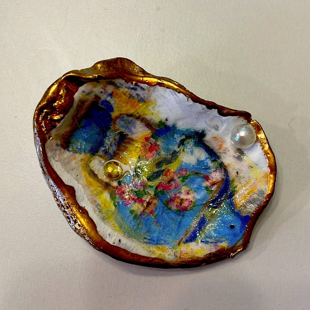 Colorful Jewelry dish only one in stock!!! Get it while you can!